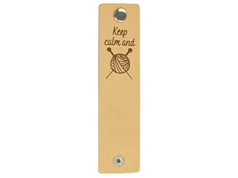 Leren Label rechthoekig met drukknoop - Keep Calm and Knit 12x3cm-001