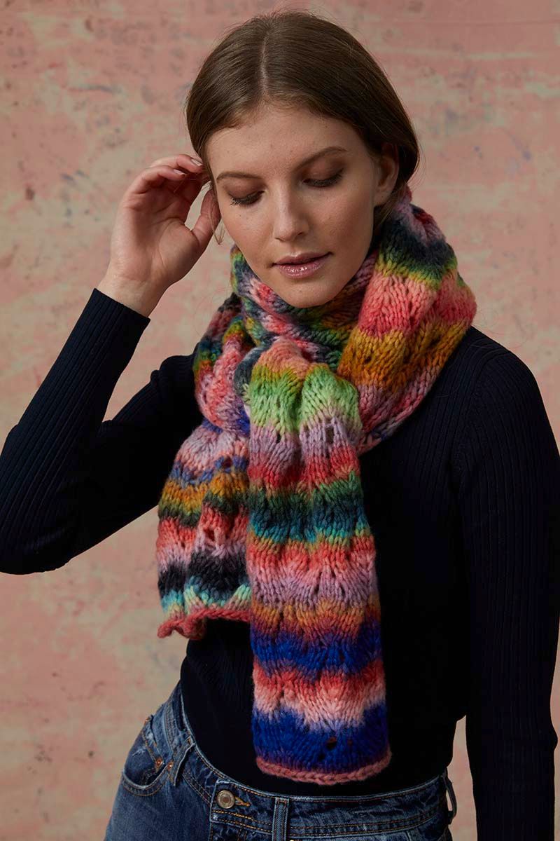 Lang Yarns - Sjaal - Punto 31-01 | Het Wolhuis Lang Yarns - Sjaal - Punto 31-01