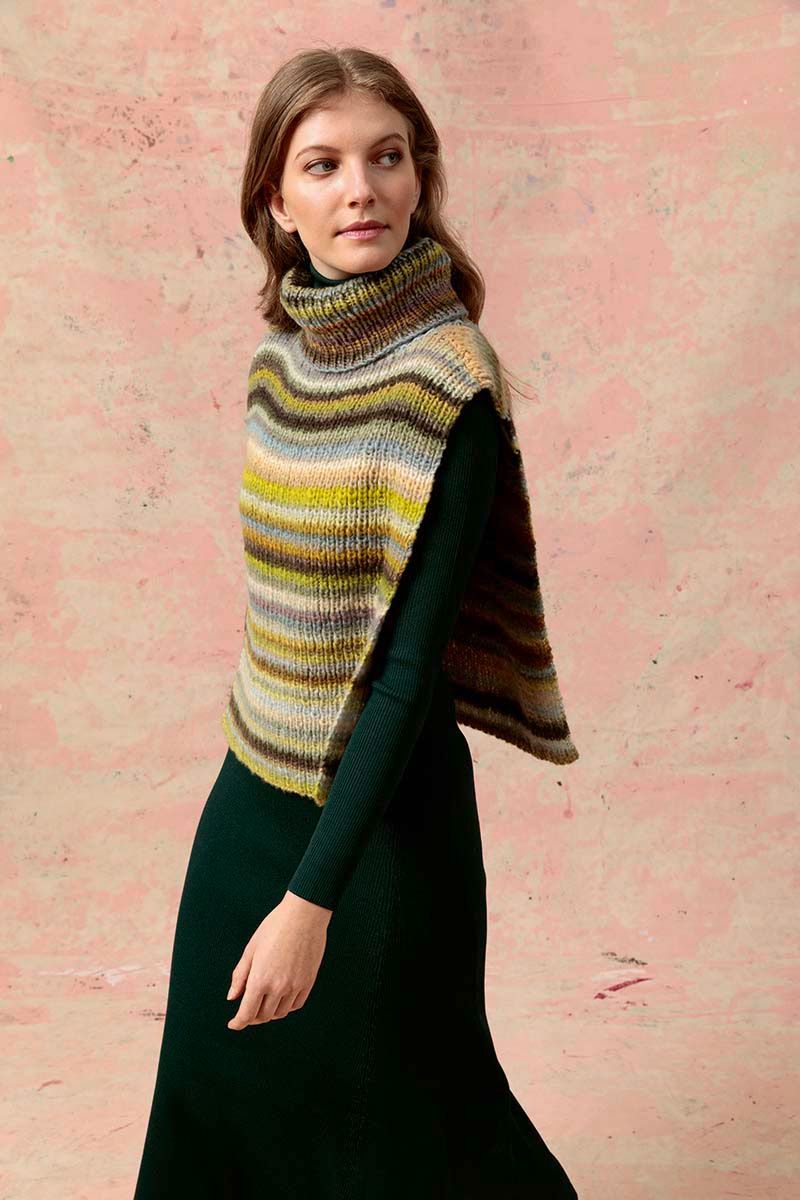 Lang Yarns - Cape met rolkraag - Punto 31-12 | Het Wolhuis Lang Yarns - Cape met rolkraal - Punto 31-12
