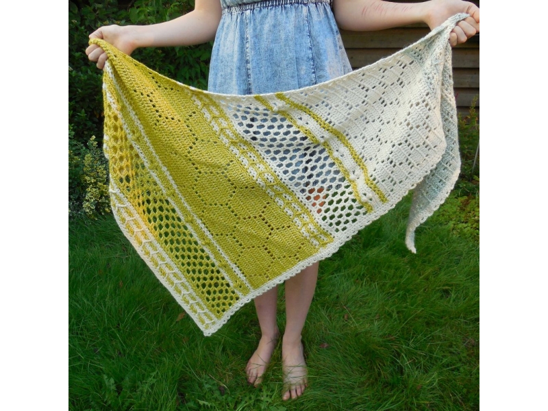Hotel of Bees Shawl by A Spoonful of yarn
