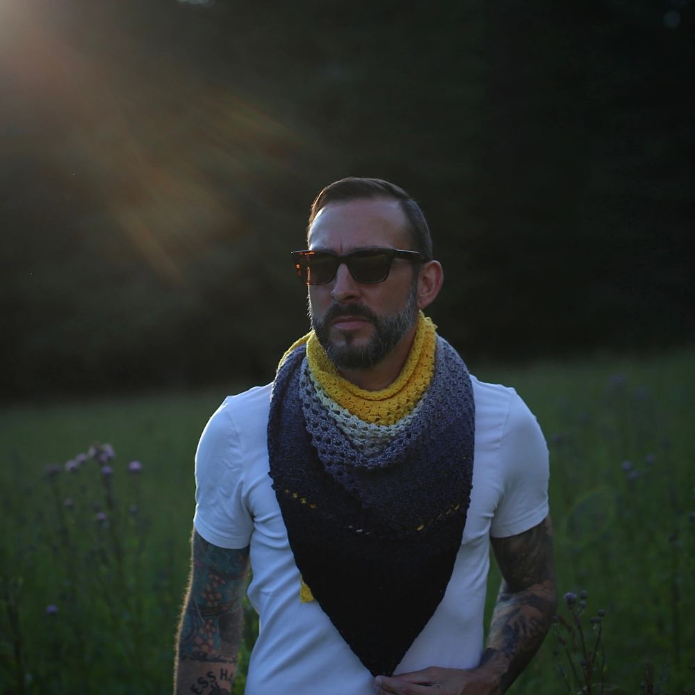 "Iron Shirt" Triangle Shawl by Martin Up North | Het Wolhuis "Iron Shirt" Triangle Shawl by Martin Up North