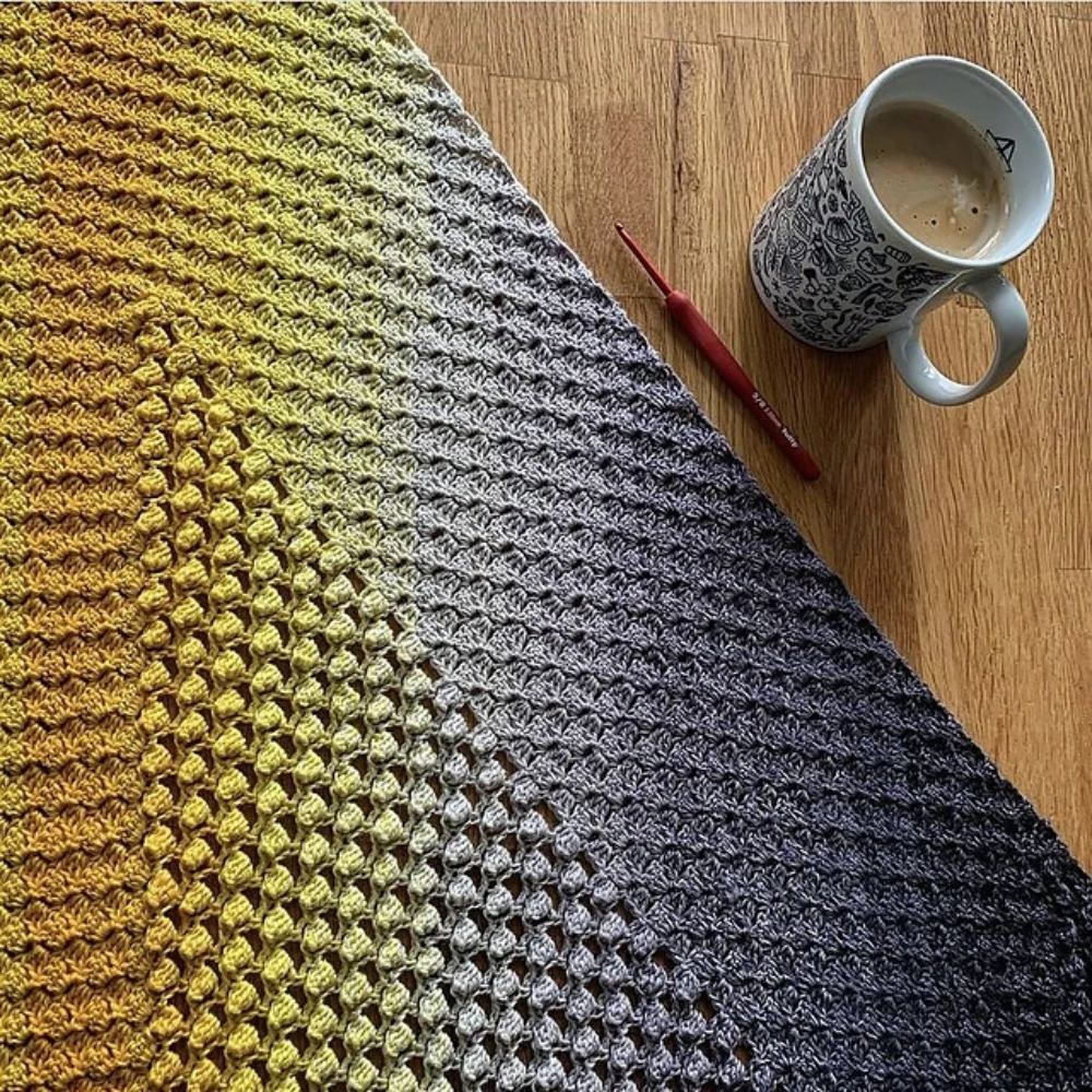 "Iron Shirt" Triangle Shawl by Martin Up North | Het Wolhuis "Iron Shirt" Triangle Shawl by Martin Up North