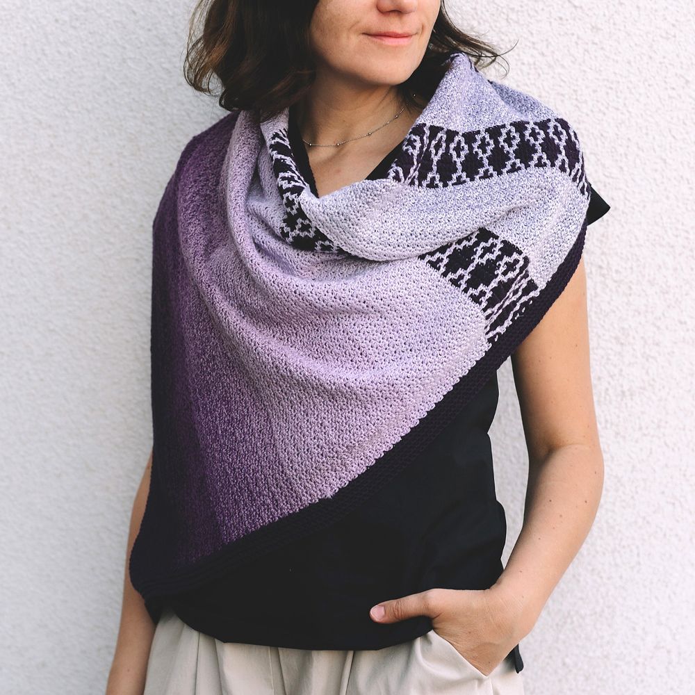 Purple Fade Shawl by Lilla Bjorn | Het Wolhuis Purple Fade Shawl by Lilla Bjorn