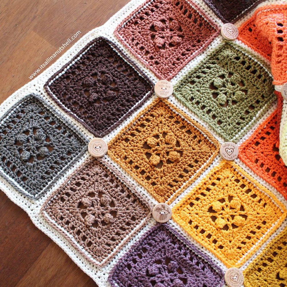 Button Blanket by It's all in a Nutshell | Het Wolhuis Handwerkwinkel Holten