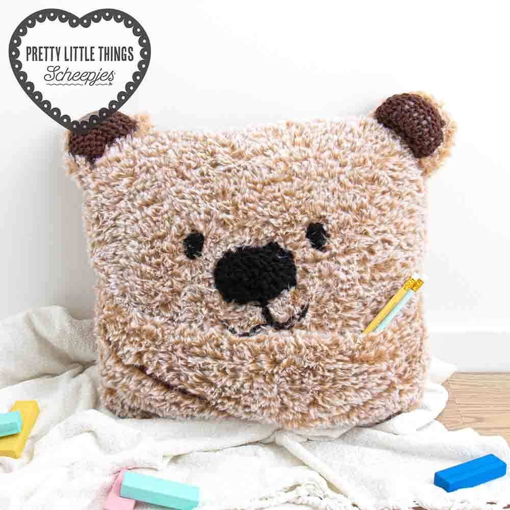 Scheepjes - Knitted Bear Cushion - Klein Maar Fijn 37