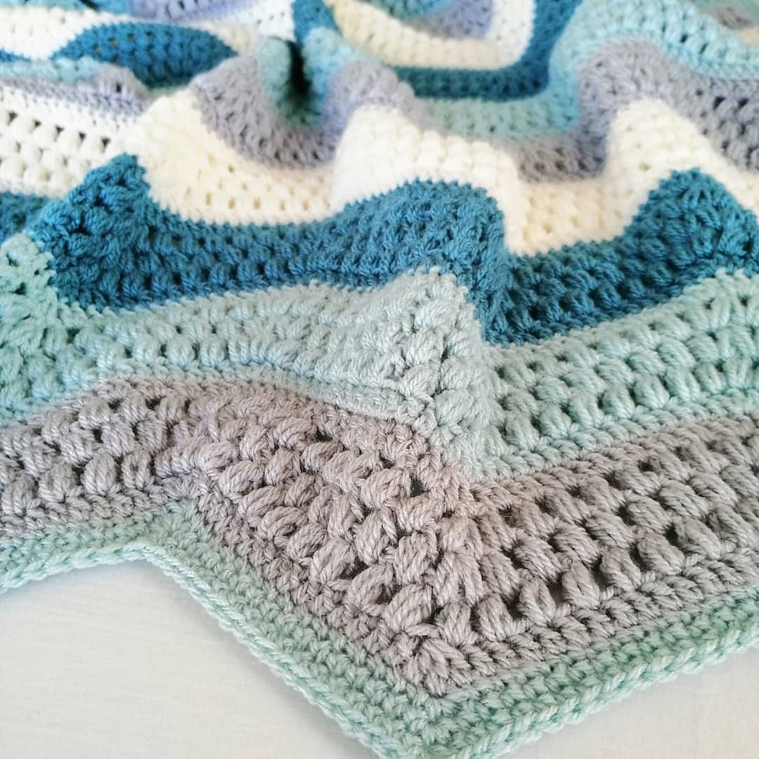 Calming Puff Wave Blanket by Created by Carolien | Het Wolhuis Calming Puff Wave Blanket by Created by Carolien