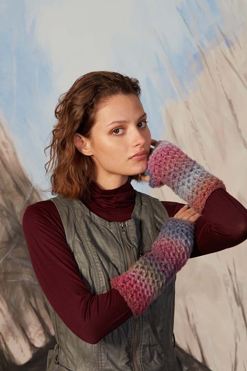 Lang Yarns - Polswarmers Elena - Punto 61-16 | Het Wolhuis Lang Yarns - Polswarmers Elena - Punto 61-16