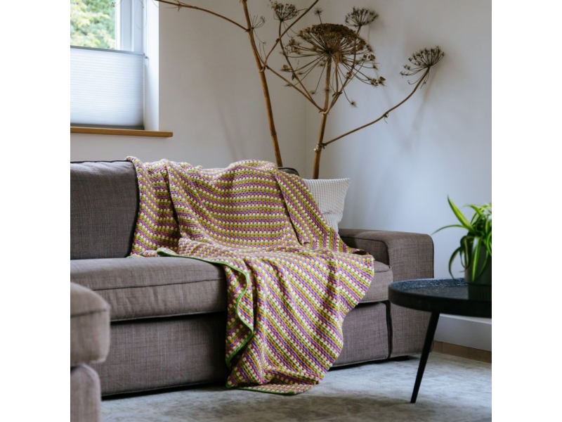 Durable - Comfy Granny Stripe Blanket