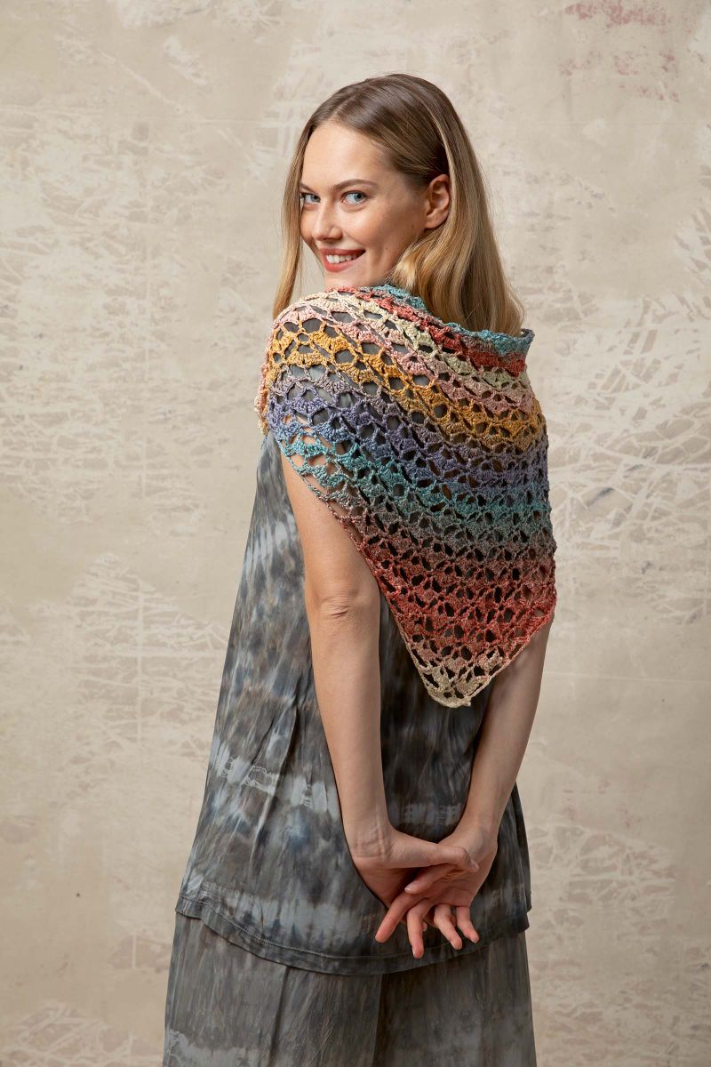 Lang Yarns - Sjaal Beate - 67-01 | Het Wolhuis Lang Yarns - Sjaal Beate - 67-01 | Het Wolhuis