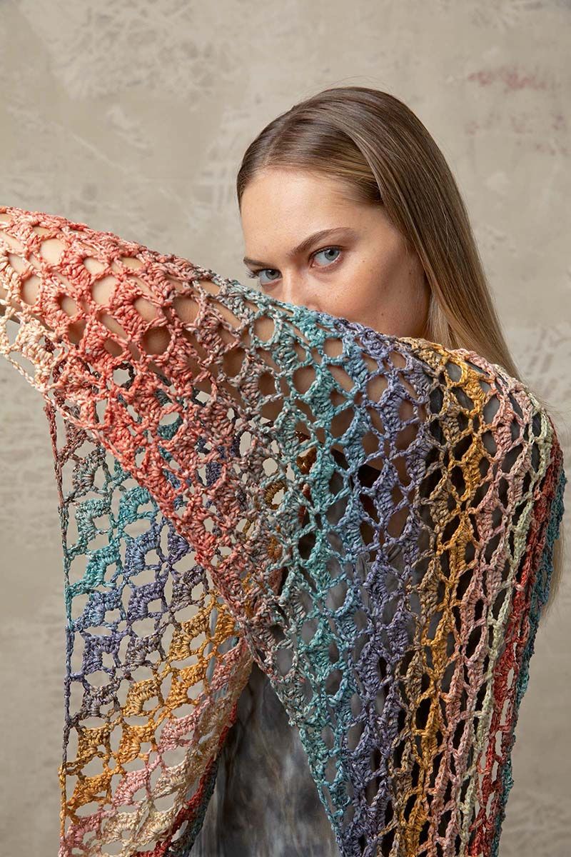 Lang Yarns - Sjaal Beate - 67-01 | Het Wolhuis Lang Yarns - Sjaal Beate - 67-01
