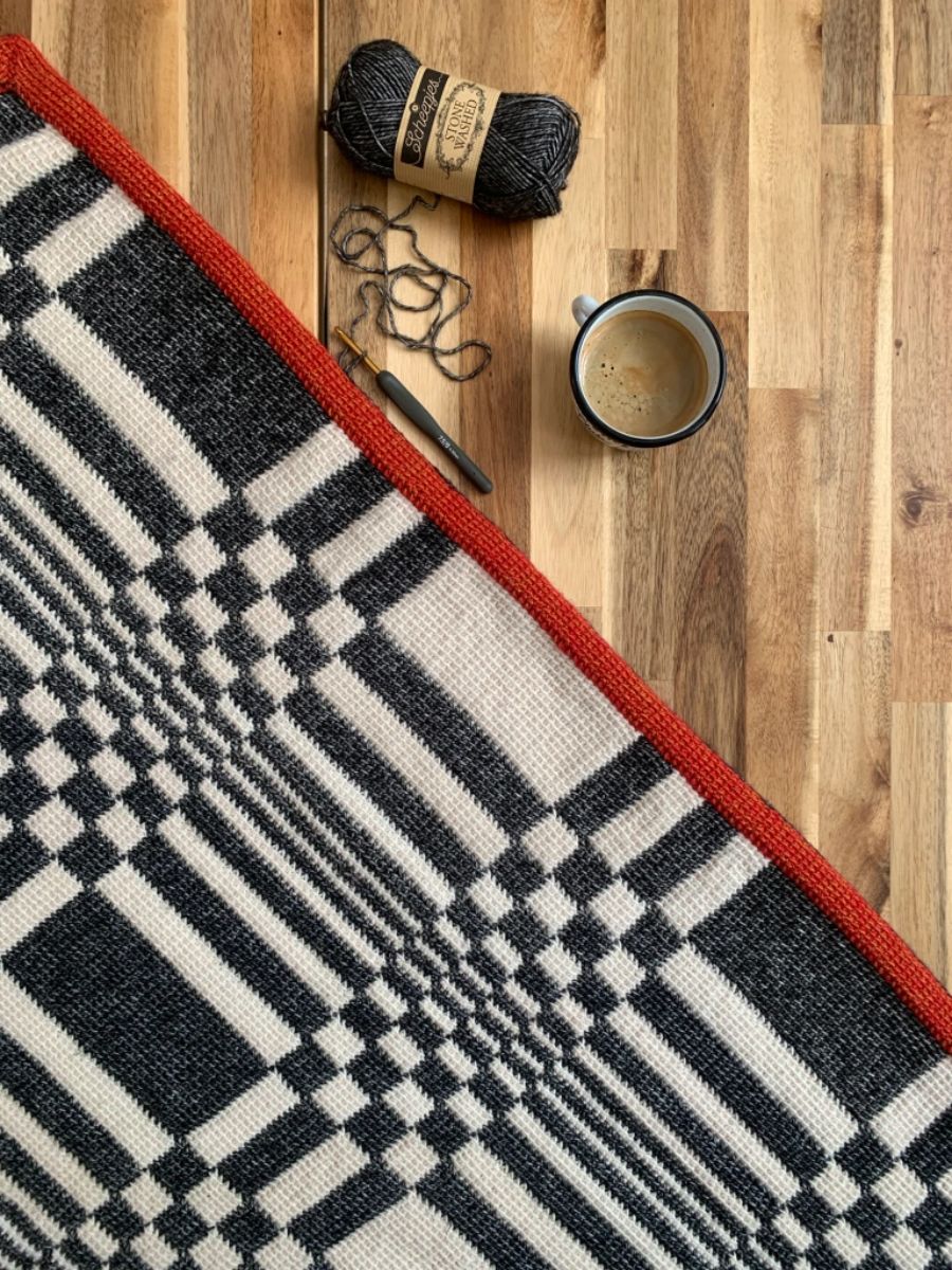 The “Enjoy Yourself” blanket - Martin Up North | Het Wolhuis The “Enjoy Yourself” blanket - Martin Up North