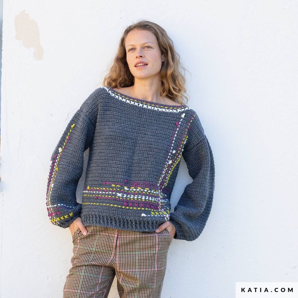 Katia - Damestrui met borduursels van Merino Aran - Crochet 118-06 | Het Wolhuis Katia - Damestrui met borduursels van Merino Aran - Crochet 118-06