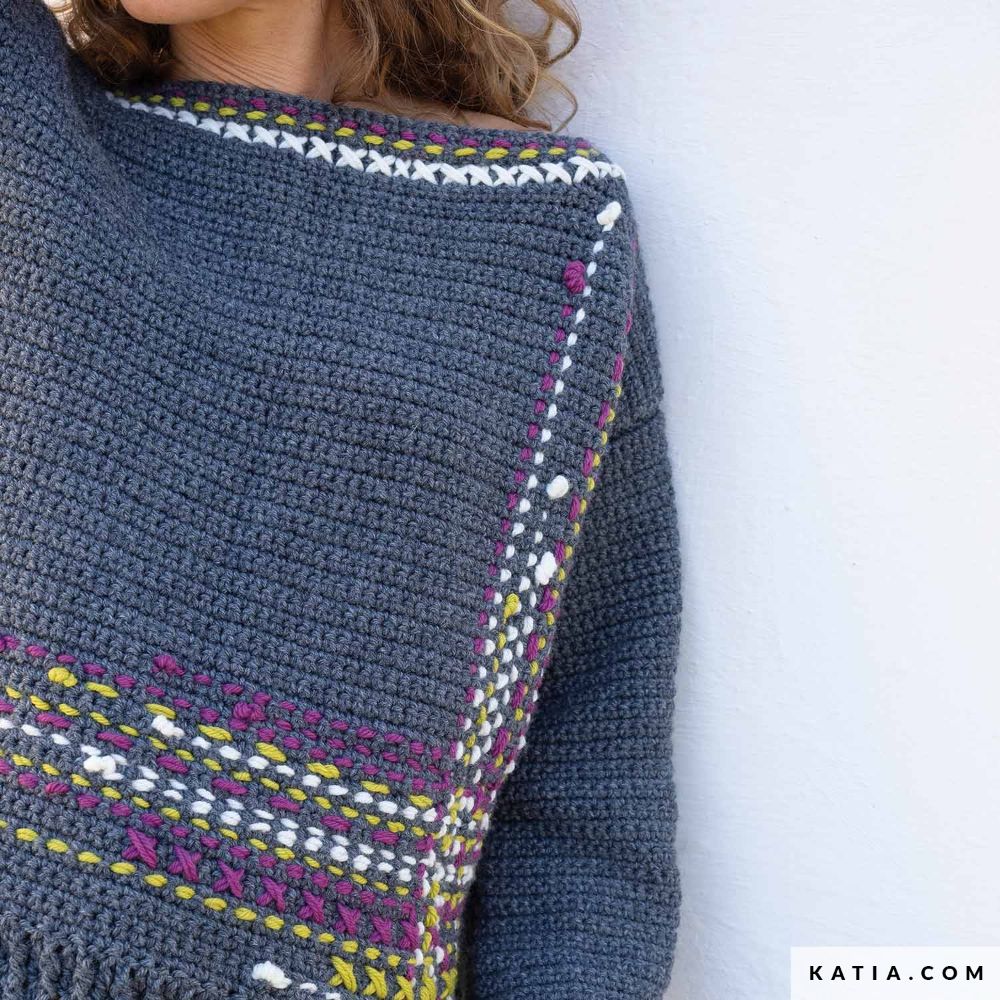Katia - Damestrui met borduursels van Merino Aran - Crochet 118-06 | Het Wolhuis Katia - Damestrui met borduursels van Merino Aran - Crochet 118-06