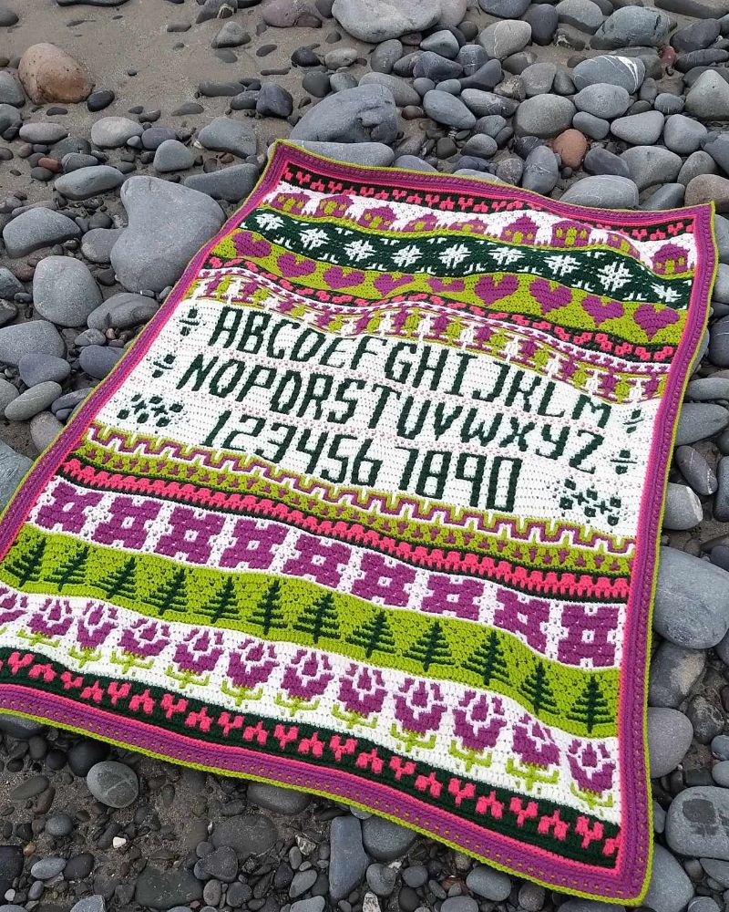 Rosina Plane - Lakenham Mosaic Sampler Cal - Bright | Het Wolhuis Rosina Plane - Lakenham Mosaic Sampler Cal - Bright