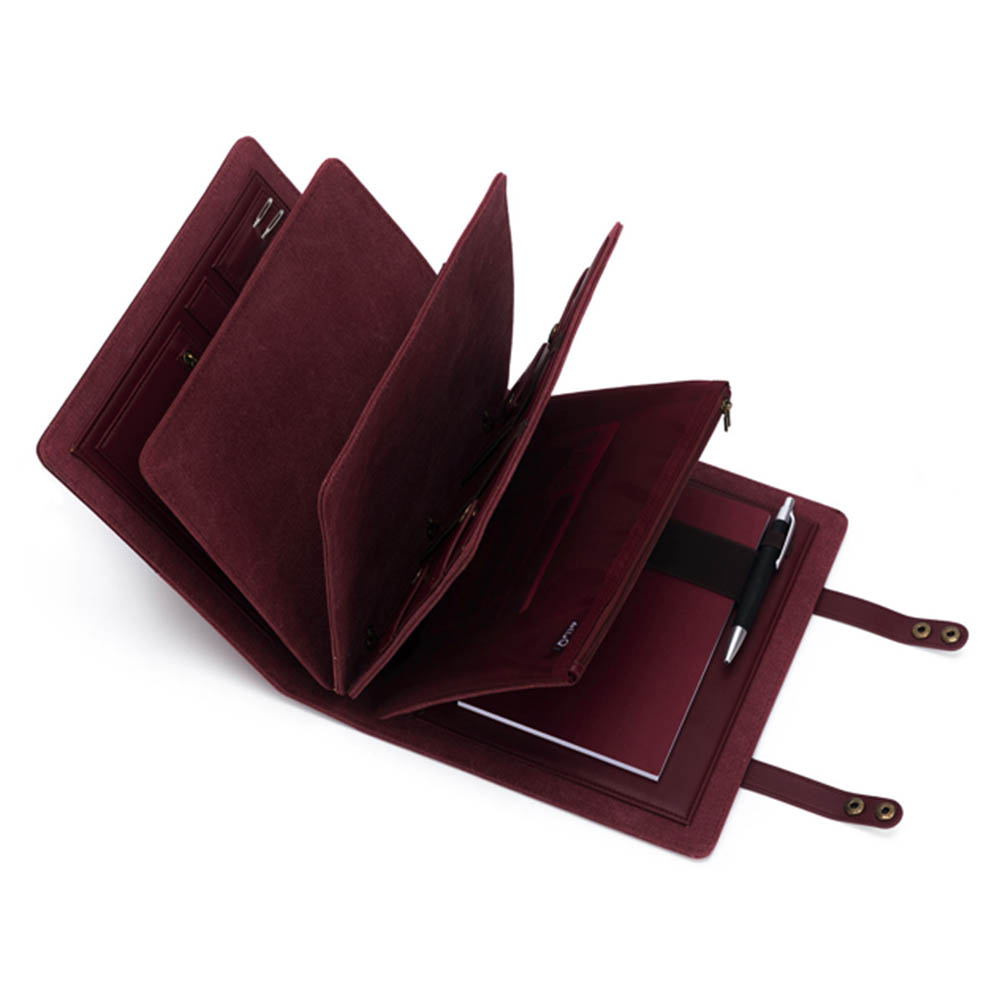 Della Q Hook & Needle Notebook | Het Wolhuis Della Q Hook & Needle Notebook - Maroon