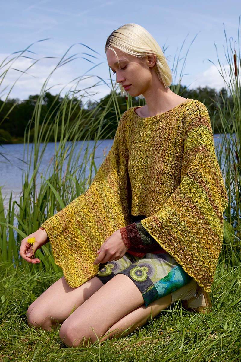 Lang Yarns - Poncho Golda - 81-06 | Het Wolhuis Lang Yarns - Poncho Golda - 81-06