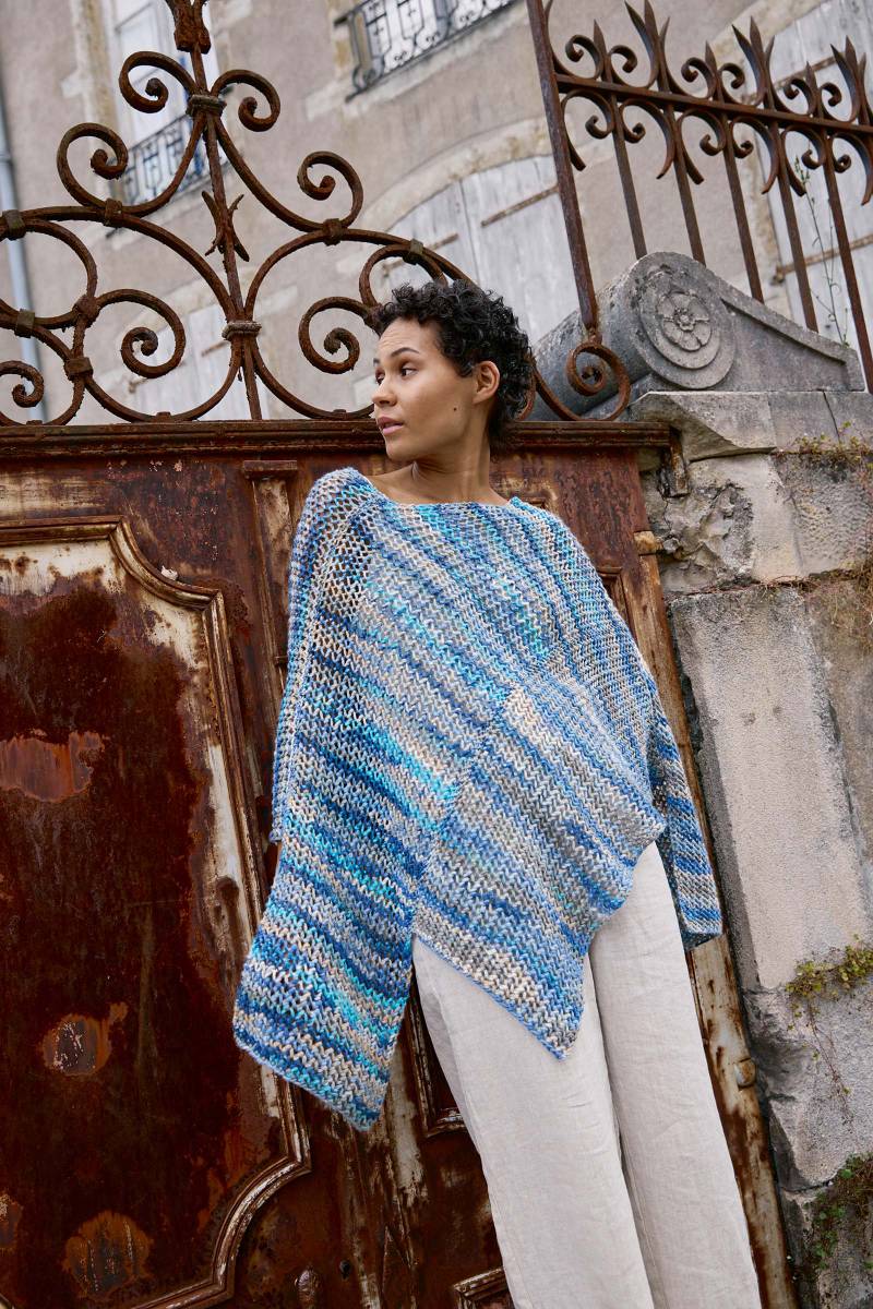 Lang Yarns - Poncho Sandrine - 82-11 | Het Wolhuis Lang Yarns - Poncho Sandrine - 82-11