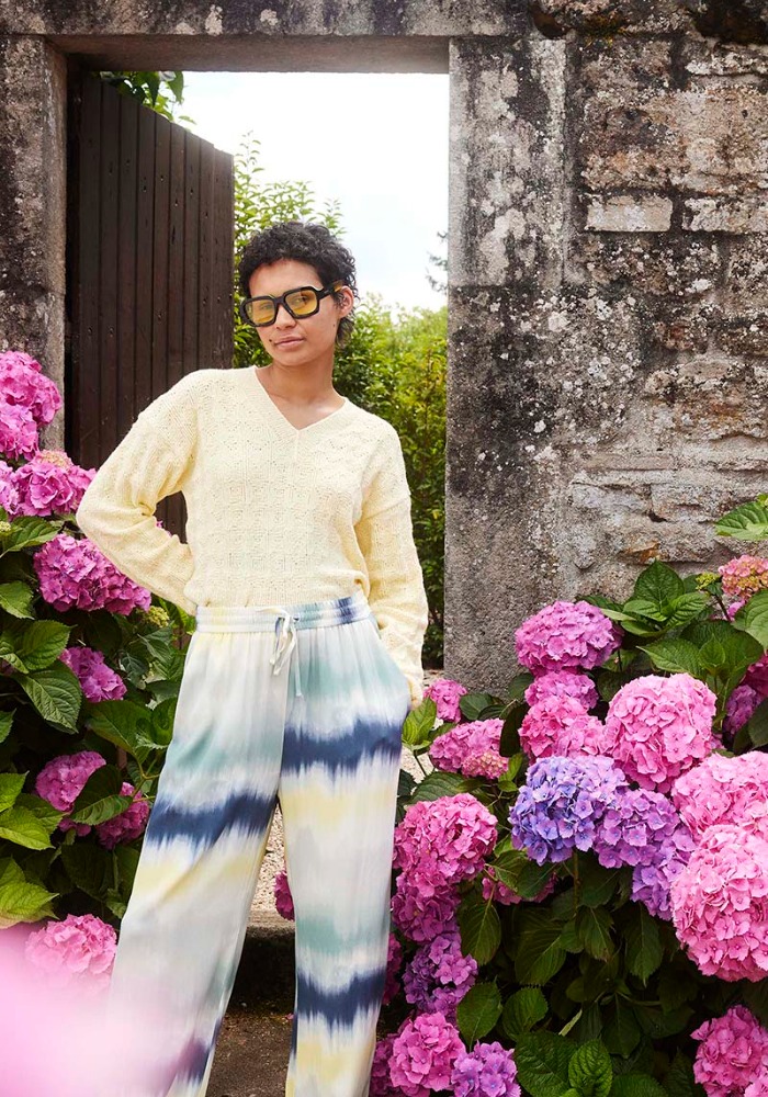 Lang Yarns - Trui Perfect Bloom - 14-04 | Het Wolhuis Lang Yarns - Trui Perfect Bloom - 14-04