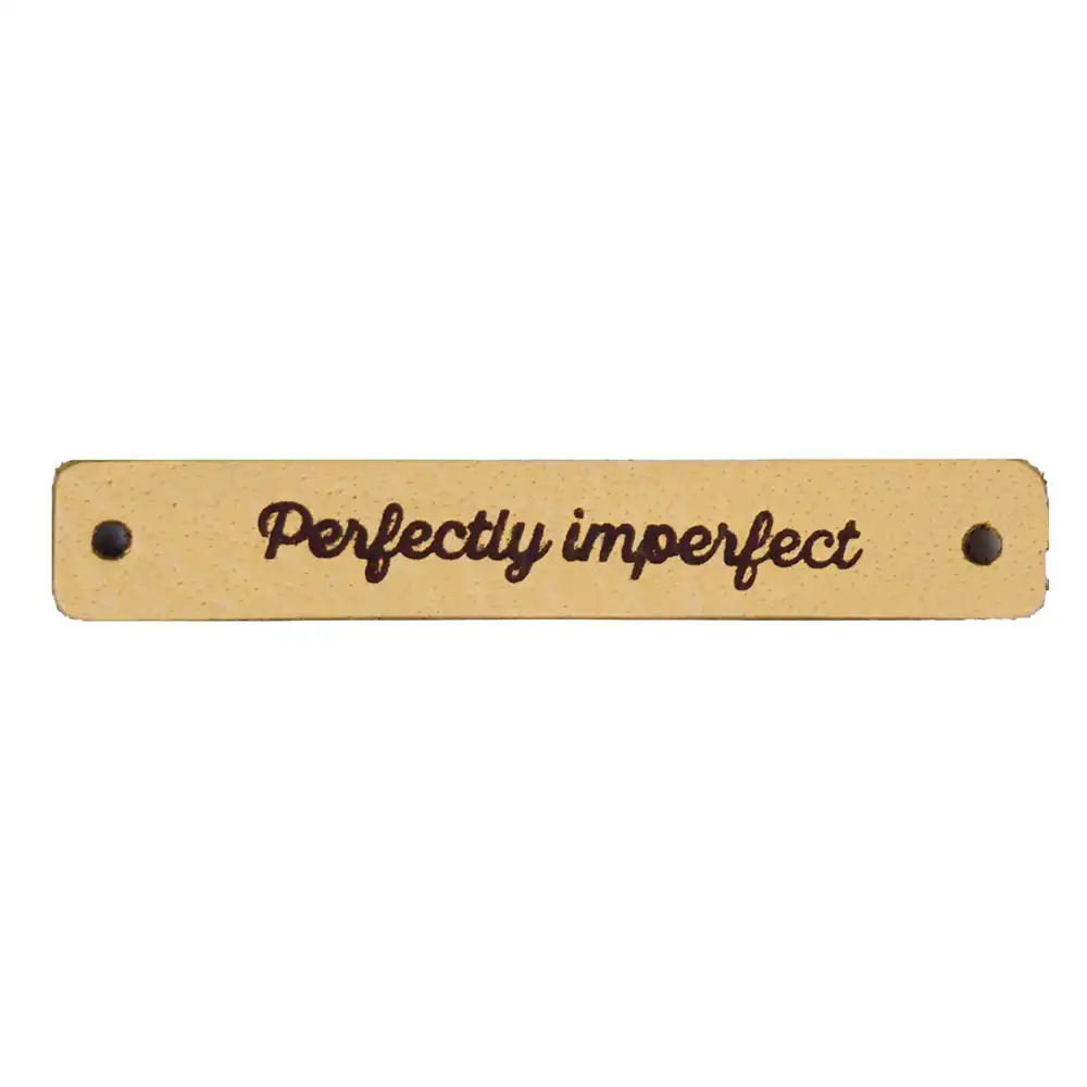 Durable Leren Label - Perfectly imperfect 70x10mm - 020.1331 | Het Wolhuis Durable Leren Label - Perfectly imperfect 70x10mm - 020.1331-001 | Het Wolhuis