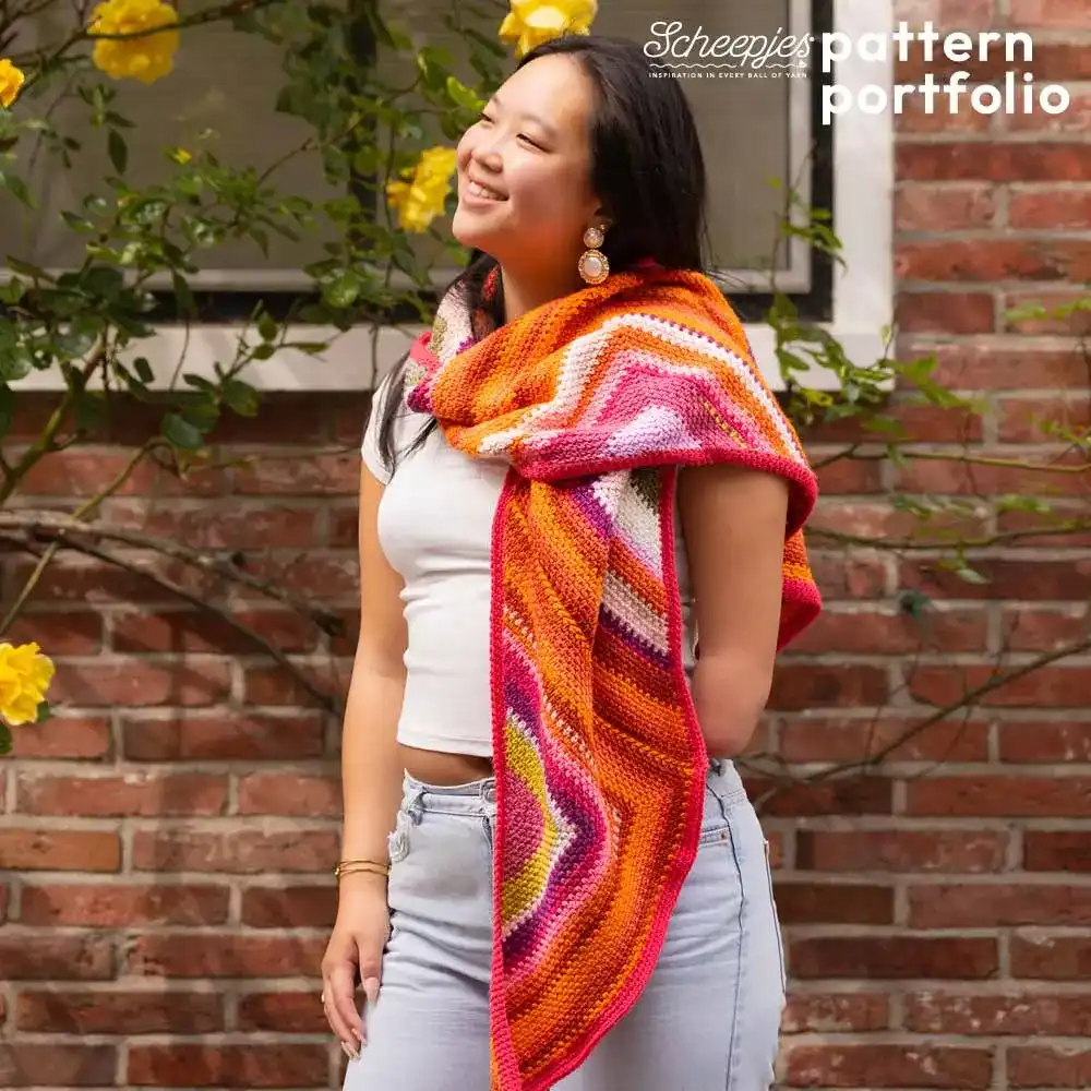 Scheepjes Pattern portfolio Colour Crafter | Het Wolhuis Scheepjes Pattern portfolio Colour Crafter-Zinnia Zigzag Scarf | Het Wolhuis