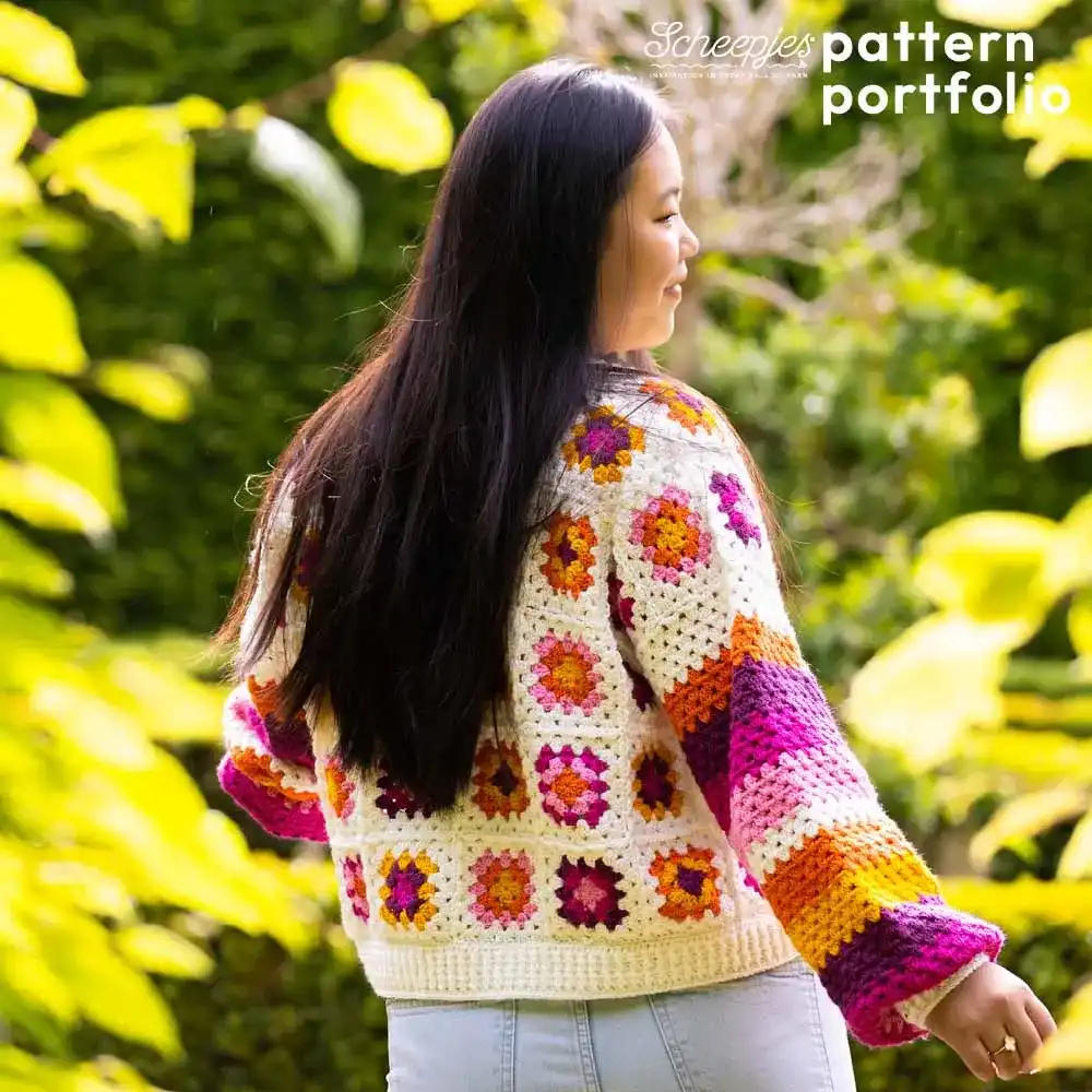 Scheepjes Pattern portfolio Colour Crafter | Het Wolhuis Scheepjes Pattern portfolio Colour Crafter-Petal Patch Cardigan | Het Wolhuis