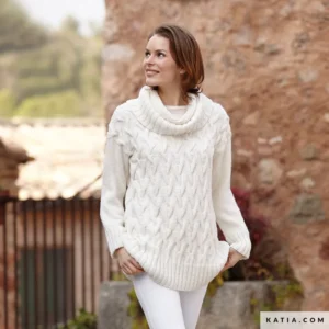Katia - Trui met kabels en col - The Essentials | Het Wolhuis
