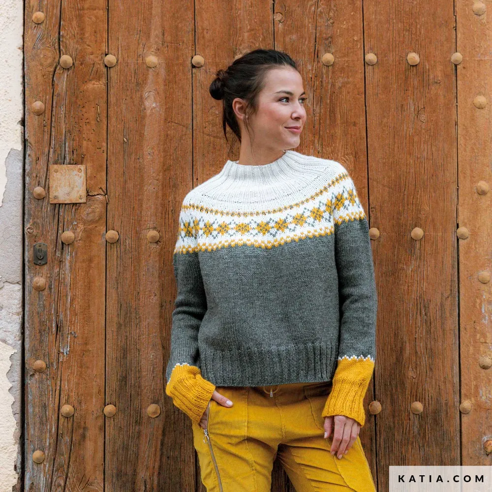 Katia - Trui met rond juk en jaquard - The Essentials | Het Wolhuis Katia - Trui met rond juk en jaquard - The Essentials | Het Wolhuis