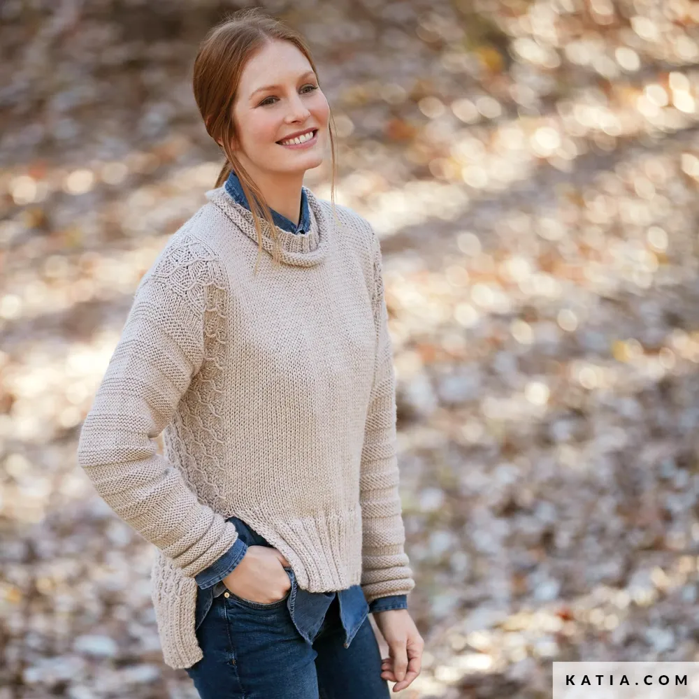 Katia - Trui met textuur in Merino Aran - The Essentials | Het Wolhuis Katia - Trui met textuur in Merino Aran - The Essentials | Het Wolhuis