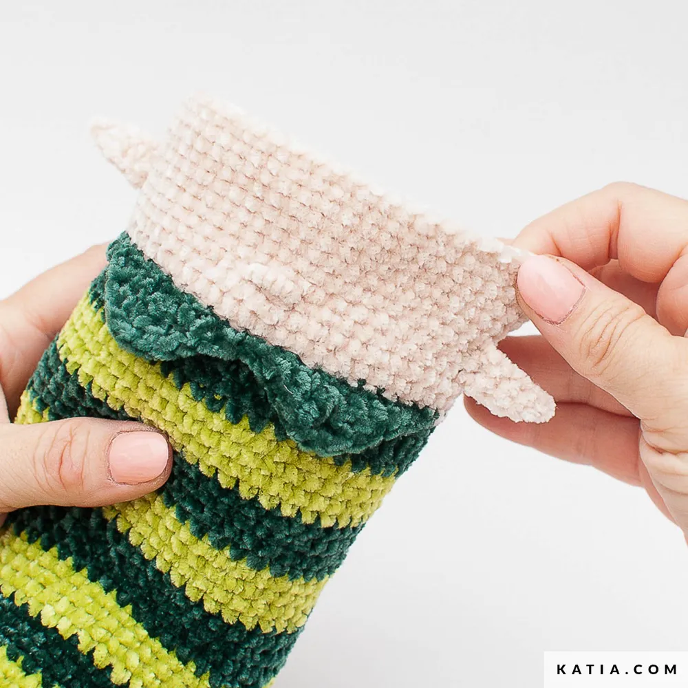 Katia - Kerstsokken elf van Sockirumi | Het Wolhuis Katia - Kerstsokken elf van Sockirumi | Het Wolhuis