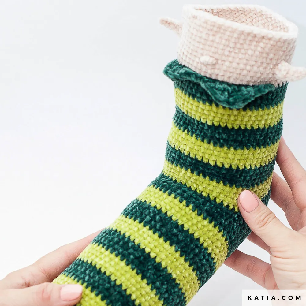 Katia - Kerstsokken elf van Sockirumi | Het Wolhuis Katia - Kerstsokken elf van Sockirumi | Het Wolhuis