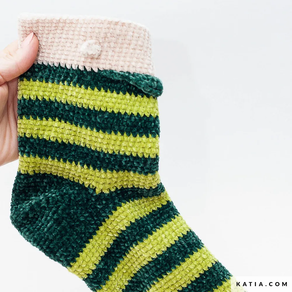 Katia - Kerstsokken elf van Sockirumi | Het Wolhuis Katia - Kerstsokken elf van Sockirumi | Het Wolhuis