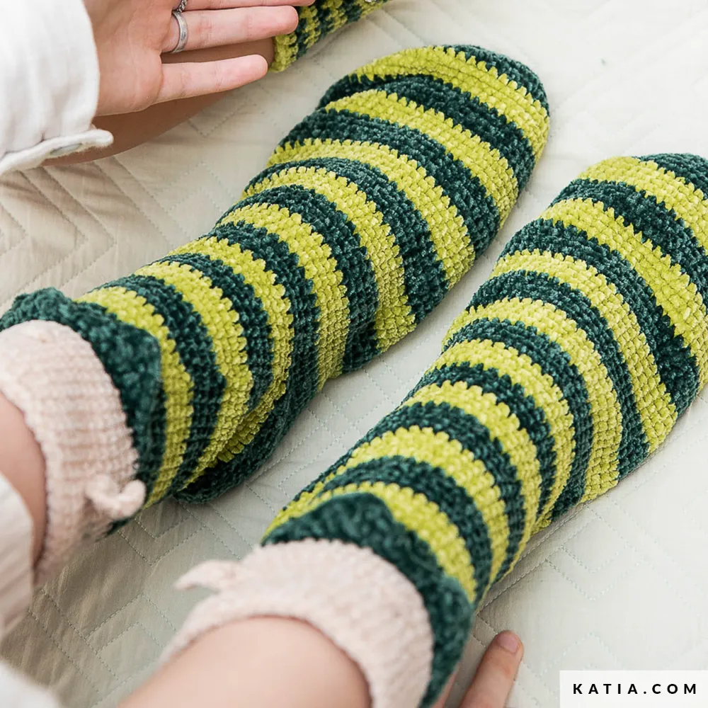 Katia - Kerstsokken elf van Sockirumi | Het Wolhuis Katia - Kerstsokken elf van Sockirumi | Het Wolhuis