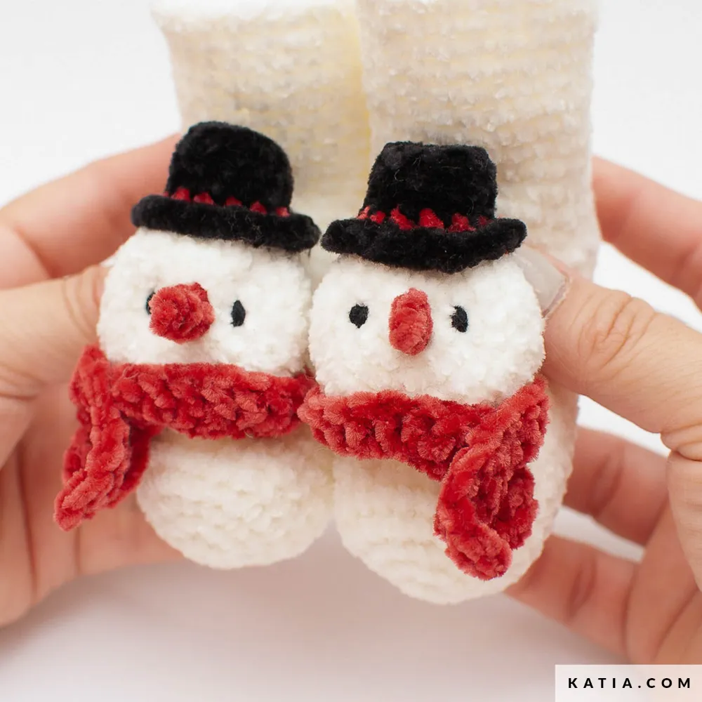 Katia - Sneeuwpop sokken voor baby`s van Sockirumi | Het Wolhuis Katia - Sneeuwpop sokken voor baby`s van Sockirumi | Het Wolhuis