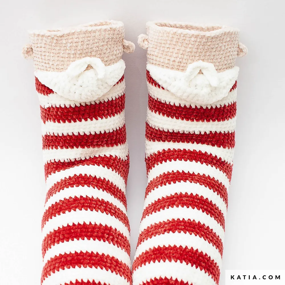 Katia - Kerstman sokken van Sockirumi | Het Wolhuis Katia - Kerstman sokken met Sockirumi | Het Wolhuis