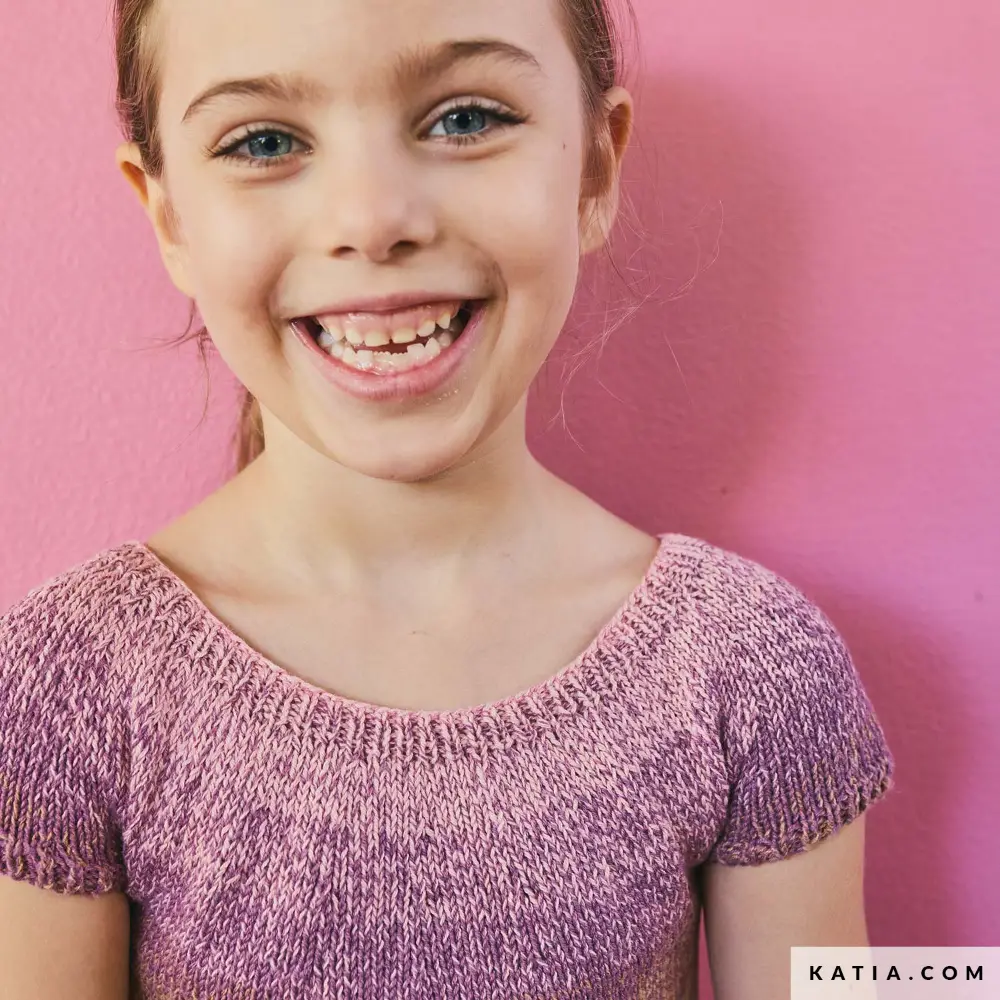 Katia - Kinderjurk rondgebreid van Pop-Up Cotton | Het Wolhuis Katia - Kinderjurk rondgebreid van Pop-Up Cotton | Het Wolhuis