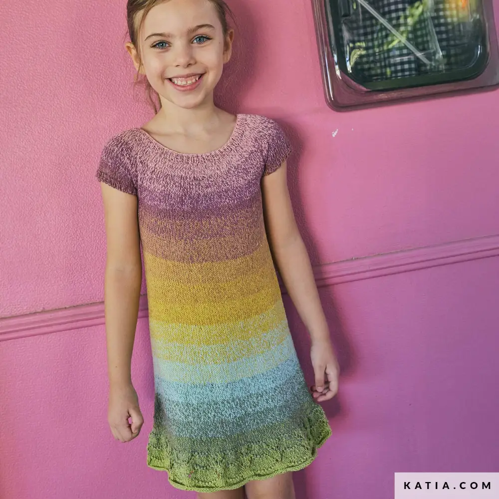 Katia - Kinderjurk rondgebreid van Pop-Up Cotton | Het Wolhuis Katia - Kinderjurk rondgebreid van Pop-Up Cotton | Het Wolhuis