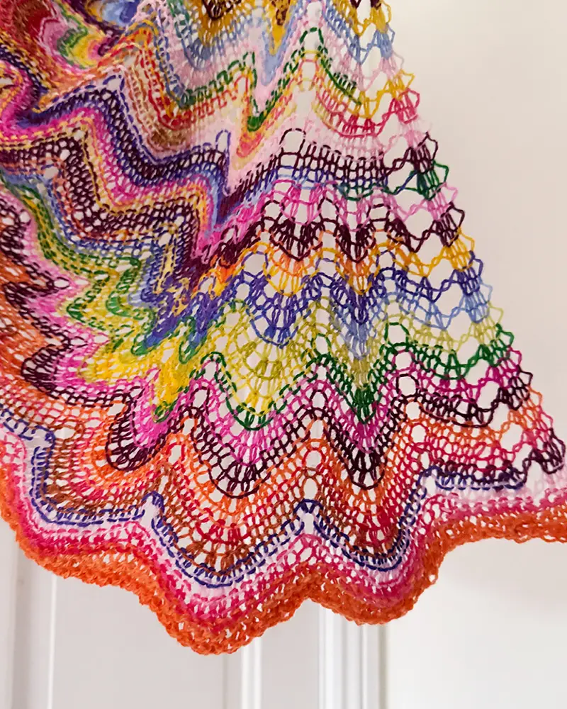 Fabulous Feathers by Kieran Foley | Het Wolhuis Fabulous Feathers sjaal by Kieran Foley | Het Wolhuis
