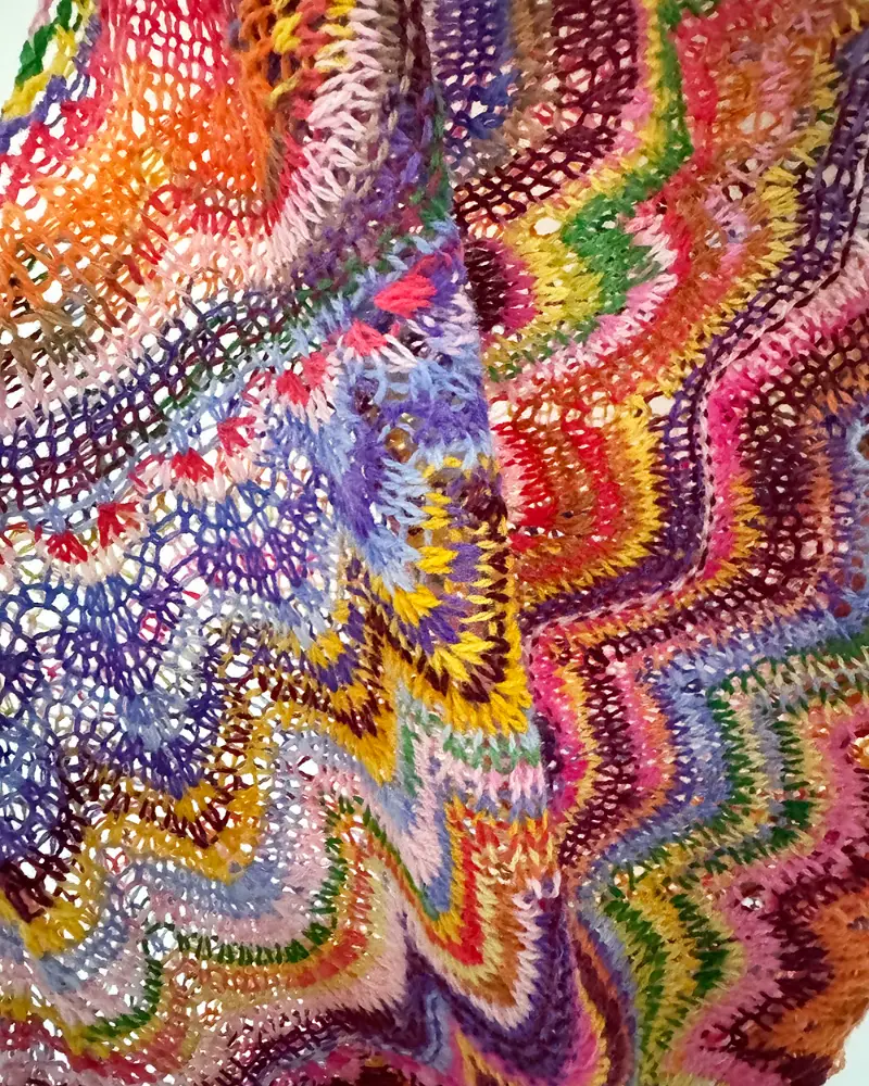 Fabulous Feathers by Kieran Foley | Het Wolhuis Fabulous Feathers sjaal by Kieran Foley | Het Wolhuis