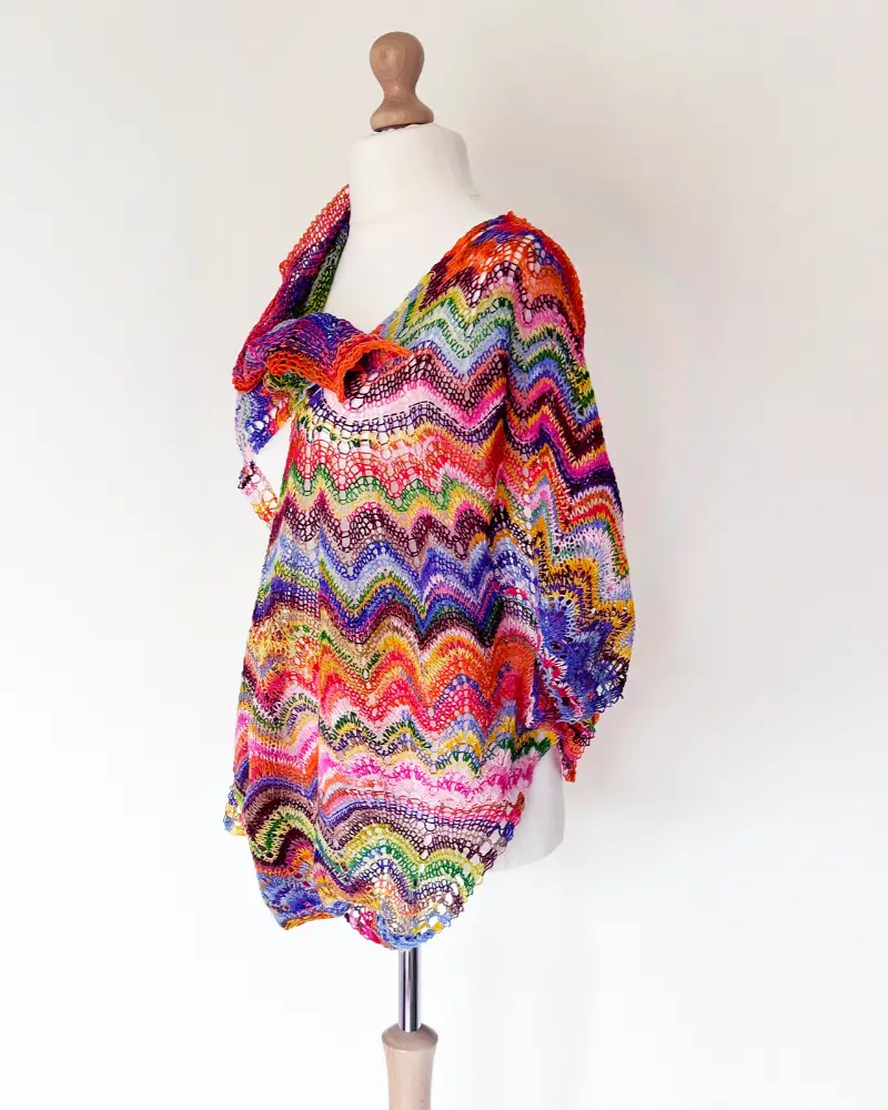 Fabulous Feathers by Kieran Foley | Het Wolhuis Fabulous Feathers sjaal by Kieran Foley | Het Wolhuis