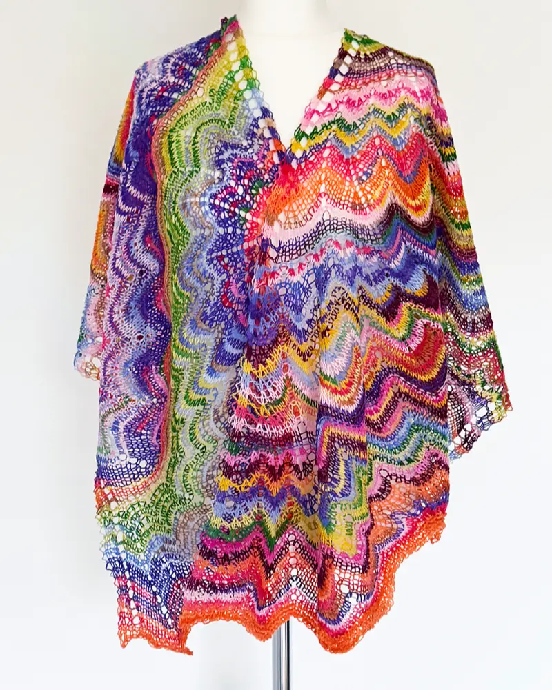 Fabulous Feathers by Kieran Foley | Het Wolhuis Fabulous Feathers sjaal by Kieran Foley | Het Wolhuis