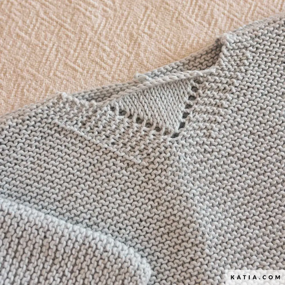 Katia - Baby trui gebreid in ribbelsteek met Cotton Cashmere 116-03 | Het Wolhuis Katia - Baby trui gebreid in ribbelsteek met Cotton Cashmere 116-03 | Het Wolhuis