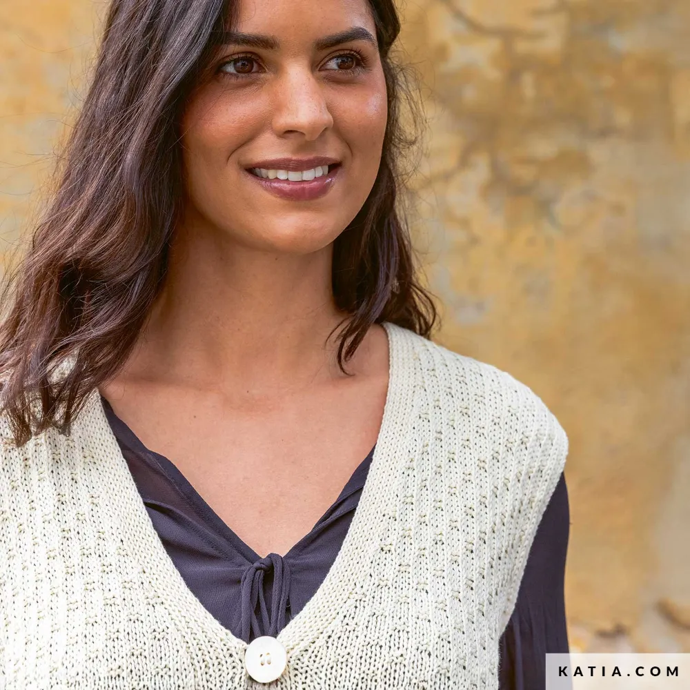 Katia - Vest met fantasiepatroon van Fair Cotton - 122-12 | Het Wolhuis Katia - Vest met fantasiepatroon van Fair Cotton - 112-12 | Het Wolhuis