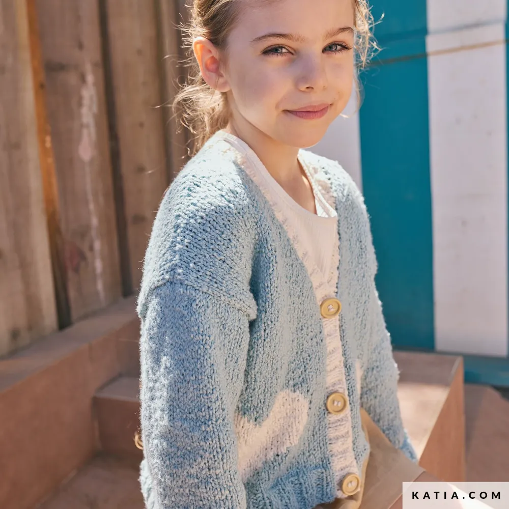 Katia - Vest met hartjes als intarsia van Onda - 117-03 | Het Wolhuis Katia - Jasje met hartjes als intarsia van Onda - 117-03 | Het Wolhuis