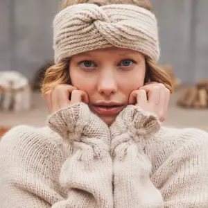 Lang Yarns - Poncho Nadine - 97-03 | Het Wolhuis