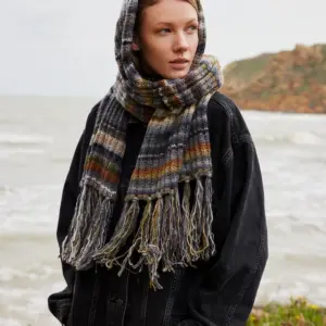 Lang Yarns - Sjaal Earla - 100-01 | Het Wolhuis