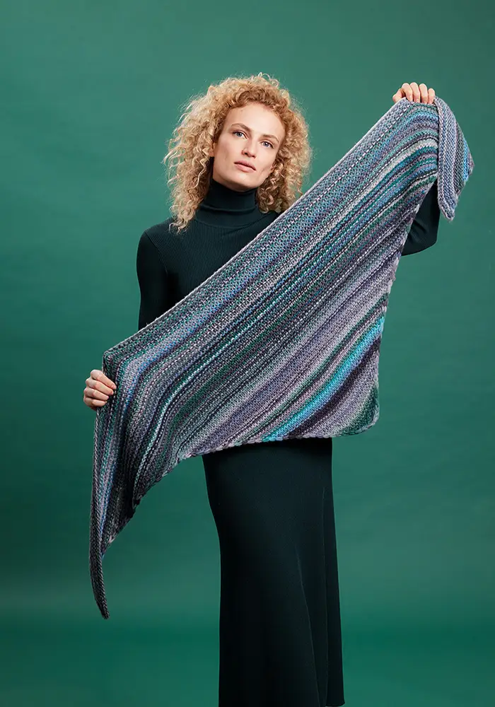 Lang Yarns - Driehoekige omslagdoek Verina - 93-02 | Het Wolhuis Lang Yarns - Driehoekige omslagdoek Verina - 93-02 | Het Wolhuis