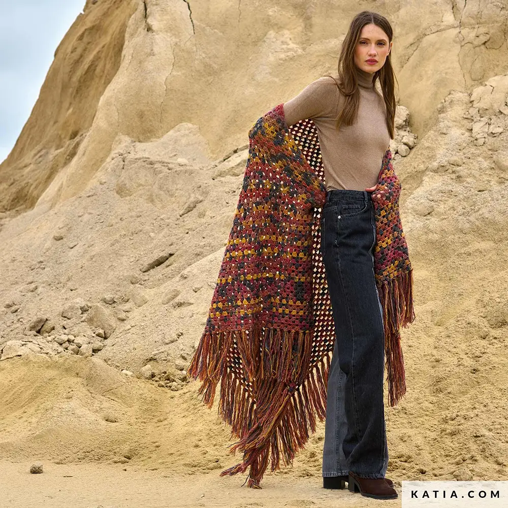 Katia - Gehaakte omslagdoek van Azteca Fine & Socks | Het Wolhuis Katia - Gehaakte omslagdoek van Azteca Fine & Socks | Het Wolhuis