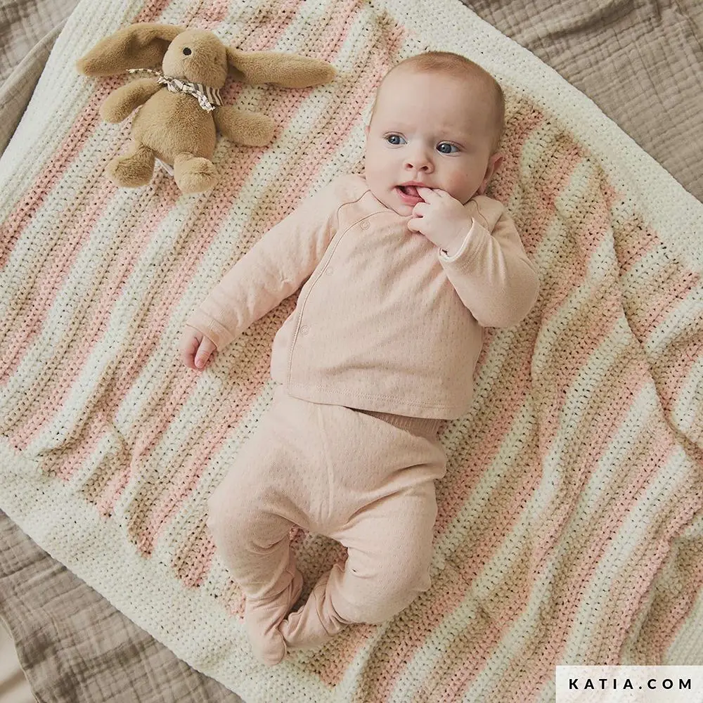 Katia - Gehaakte babydeken van Sockirumi | Het Wolhuis Katia - Gehaakte babydeken van Sockirumi | Het Wolhuis