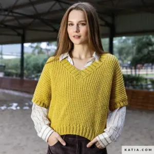 Katia - Damesspencer van Merino Aran - 2-08 | Het Wolhuis