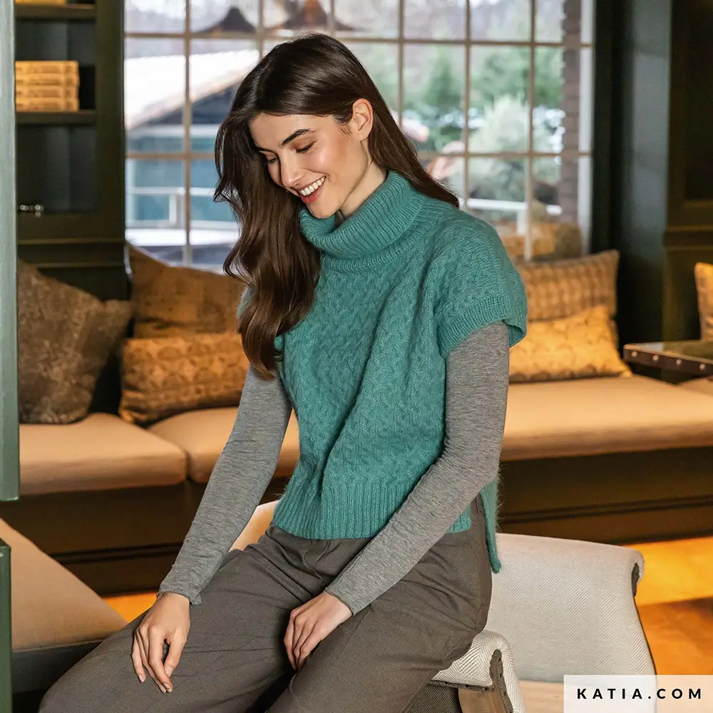 Katia - Spencer met hoge hals van Soft Gratté | Het Wolhuis Katia - Spencer met hoge hals van Soft Gratté | Het Wolhuis